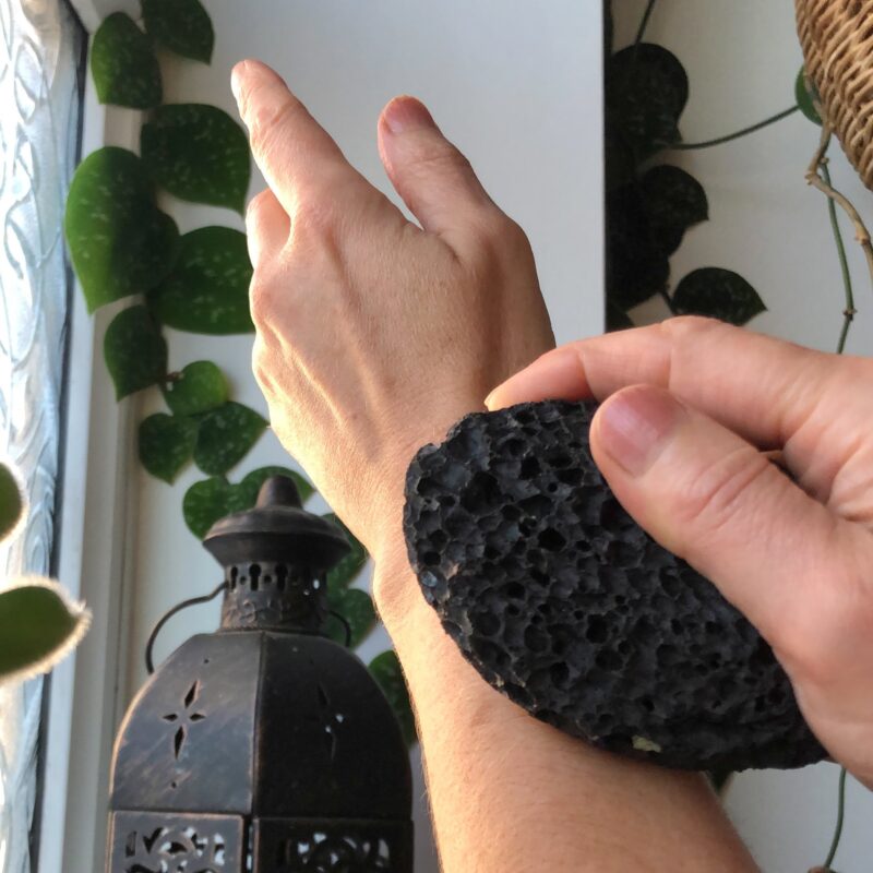 How to use a Pumice Stone? Valley Mist